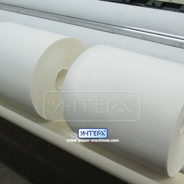 Tissue paper slitting machine
