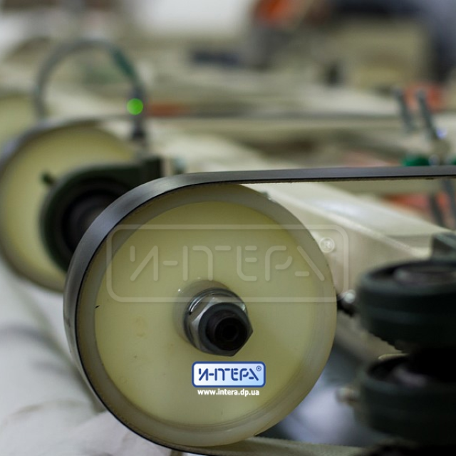 Toilet paper logs wrapping machine